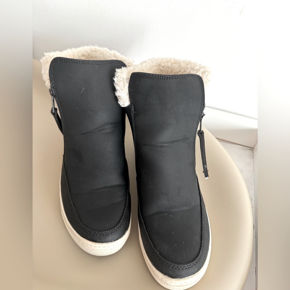 Universal Thread Shoes‎ size 5